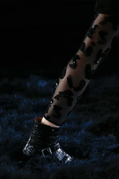 Look 7
